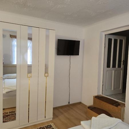 Rozsa Panzio Bed & Breakfast Rimetea Exterior photo