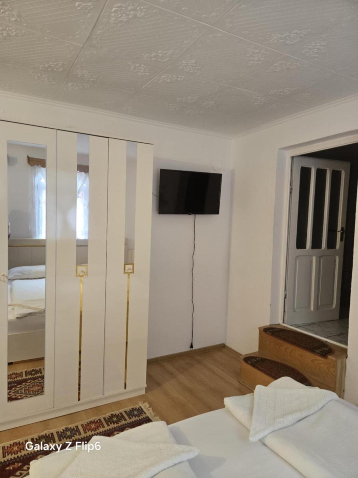 Rozsa Panzio Bed & Breakfast Rimetea Exterior photo