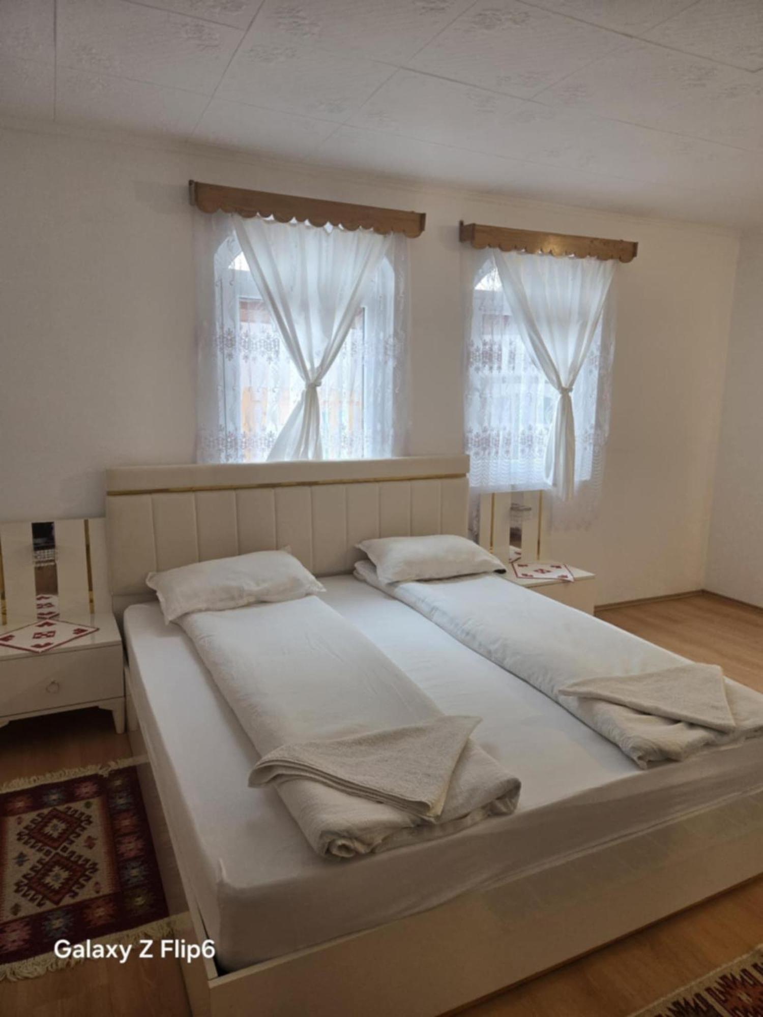 Rozsa Panzio Bed & Breakfast Rimetea Exterior photo