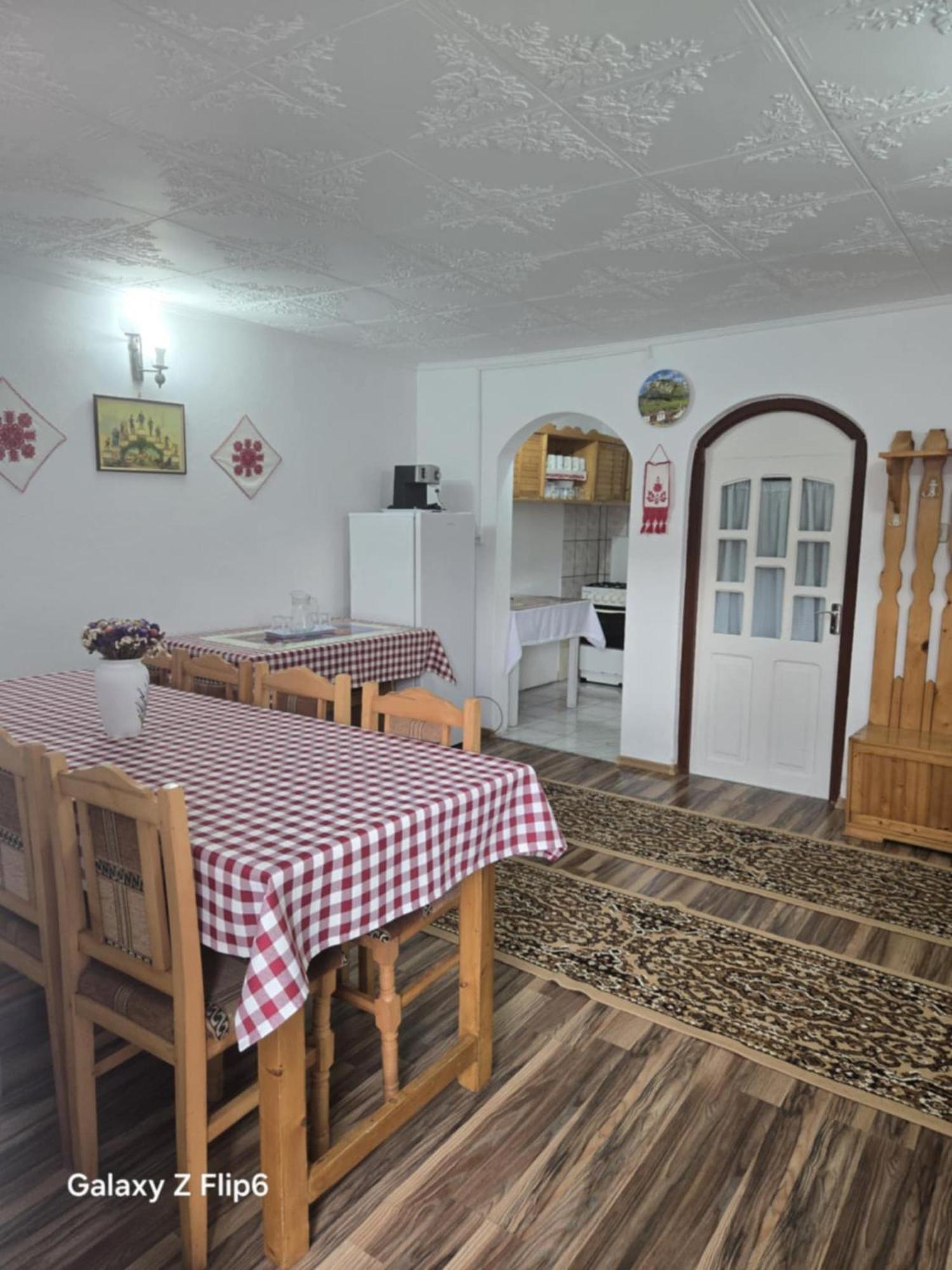 Rozsa Panzio Bed & Breakfast Rimetea Exterior photo